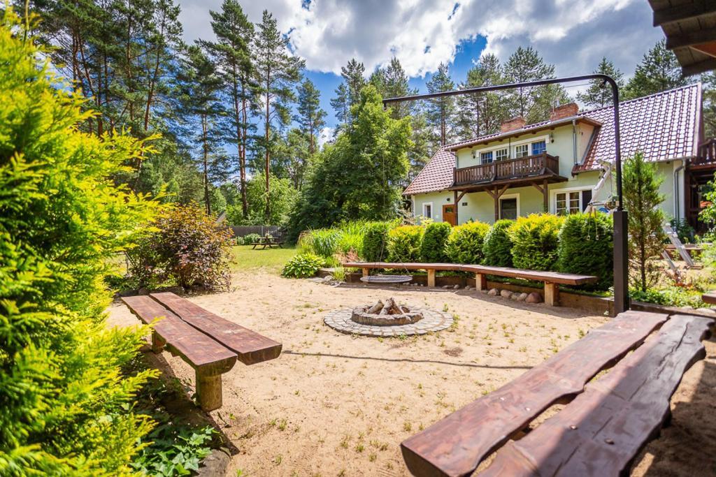 Mazurska Leśniczówka Nowy Zyzdrój Acomodação com café da manhã Exterior foto